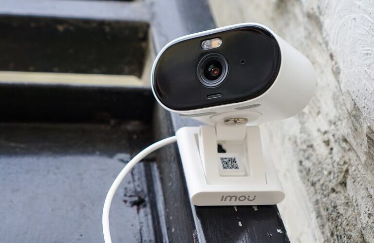 Imou Versa Outdoor WiFi Spotlight Security Camera Review