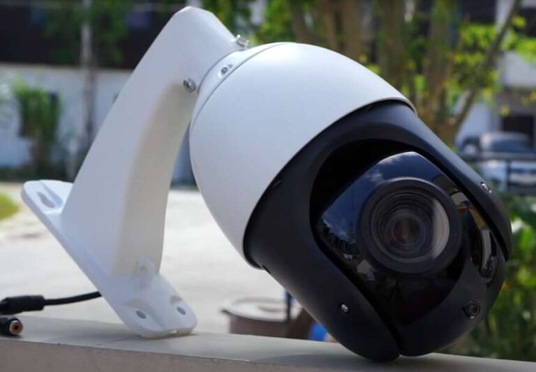 Pros and Cons of Wired vs. Wireless Surveillance Systems SecurityBros